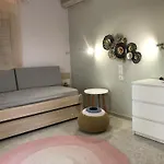 Aloni And Apartment *