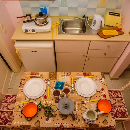 Aloni And Apartmán *